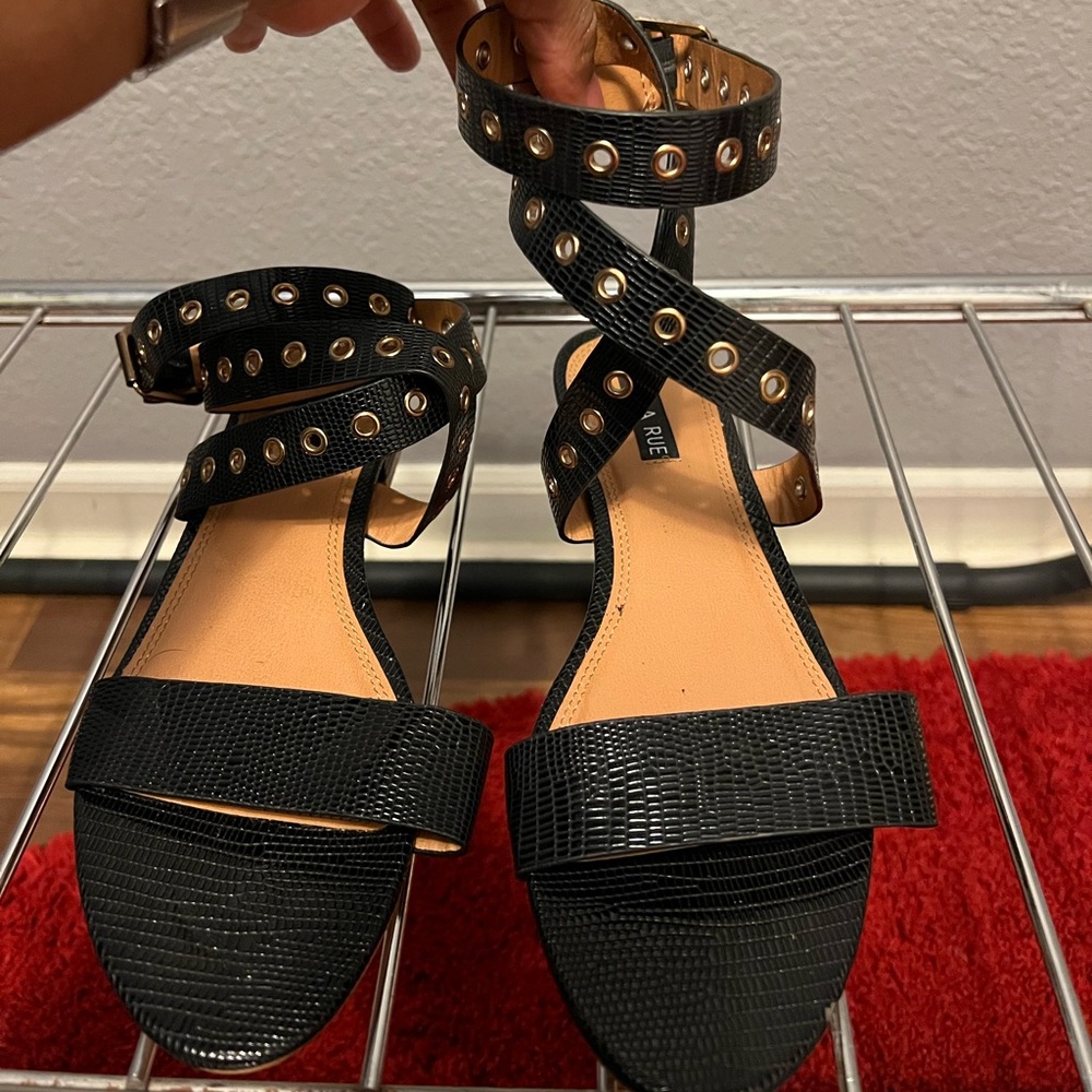 IZABELLA RUE flat sandals - Picture 5 of 9